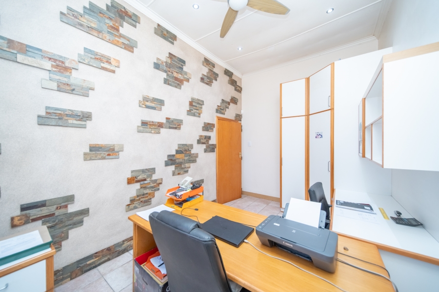 5 Bedroom Property for Sale in Bonnie Doone Eastern Cape